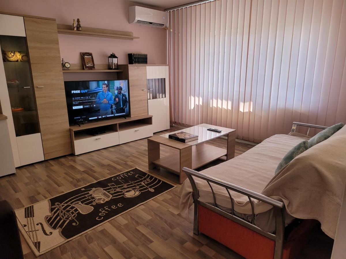 Апартаменти Quiet, Relaxing, Family Friendly Бухарест Екстер'єр фото
