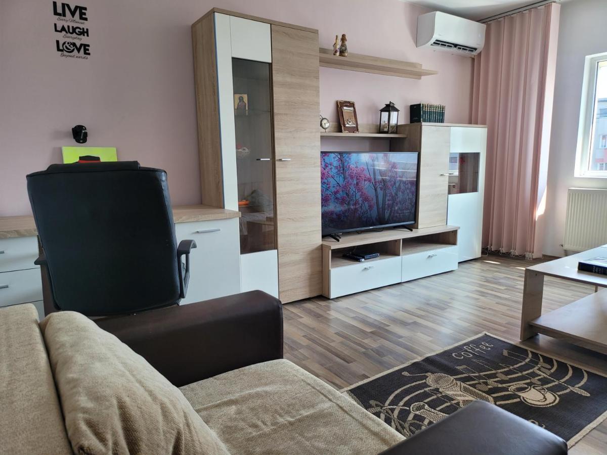 Апартаменти Quiet, Relaxing, Family Friendly Бухарест Екстер'єр фото