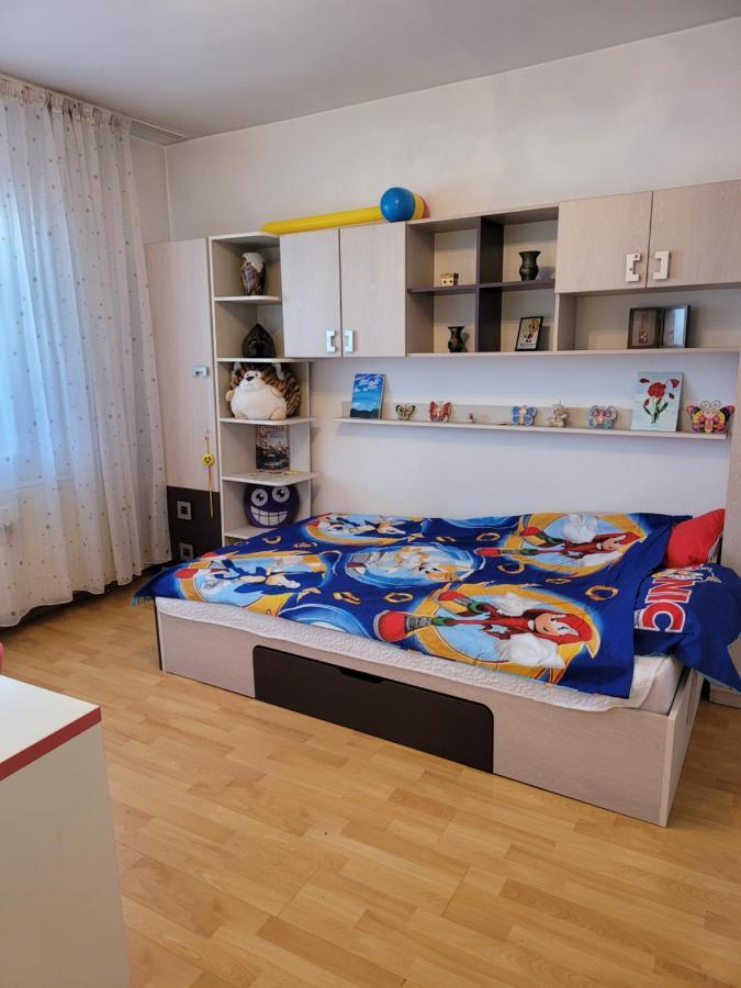 Апартаменти Quiet, Relaxing, Family Friendly Бухарест Екстер'єр фото